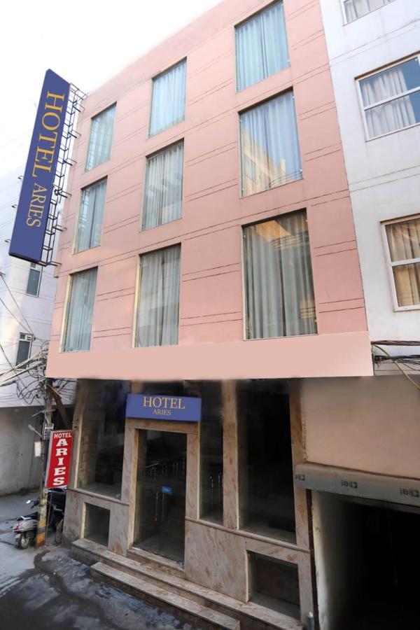 Hotel Aries Nowe Delhi Zewnętrze zdjęcie