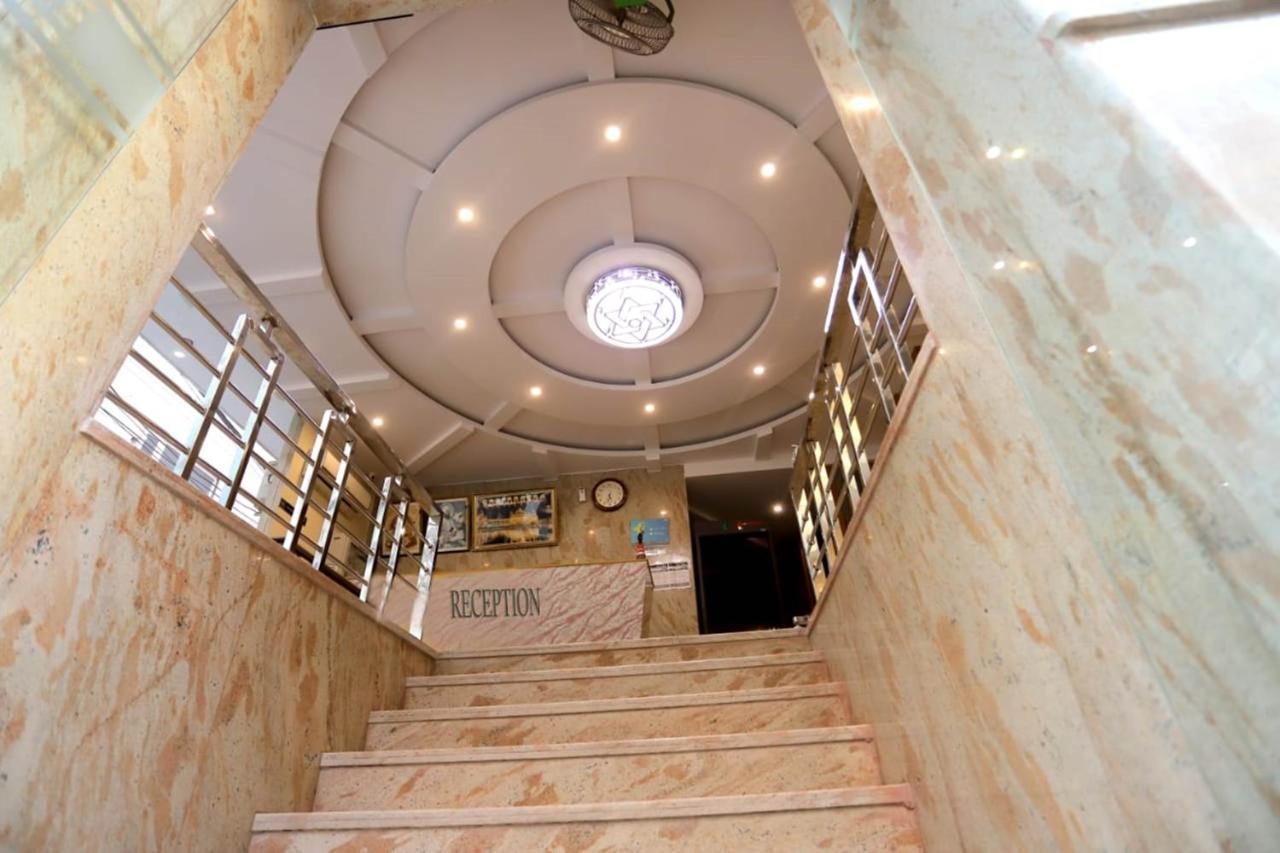 Hotel Aries Nowe Delhi Zewnętrze zdjęcie