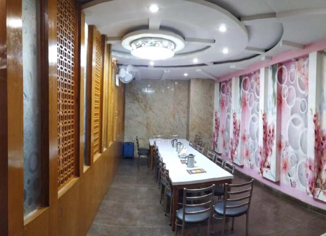 Hotel Aries Nowe Delhi Zewnętrze zdjęcie
