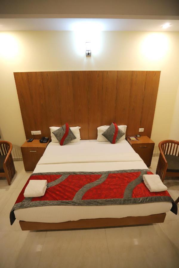 Hotel Aries Nowe Delhi Zewnętrze zdjęcie