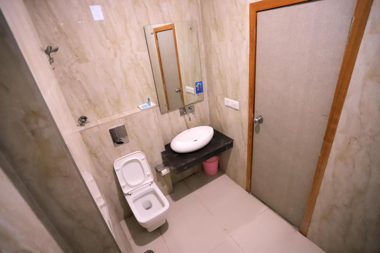 Hotel Aries Nowe Delhi Zewnętrze zdjęcie