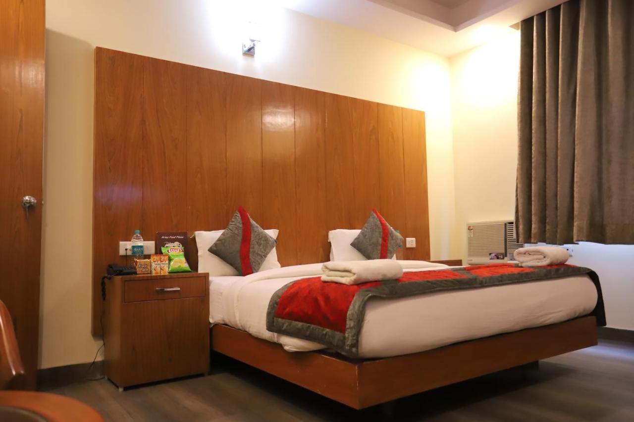Hotel Aries Nowe Delhi Zewnętrze zdjęcie