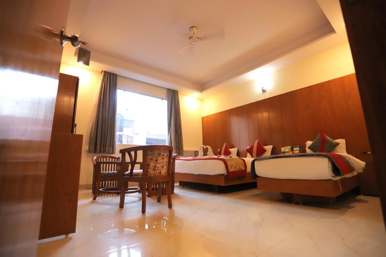 Hotel Aries Nowe Delhi Zewnętrze zdjęcie