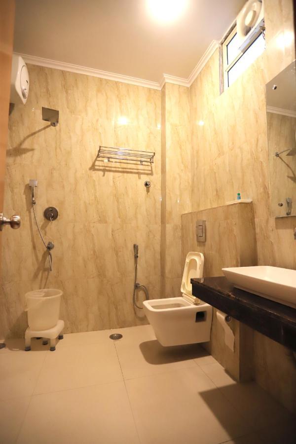 Hotel Aries Nowe Delhi Zewnętrze zdjęcie