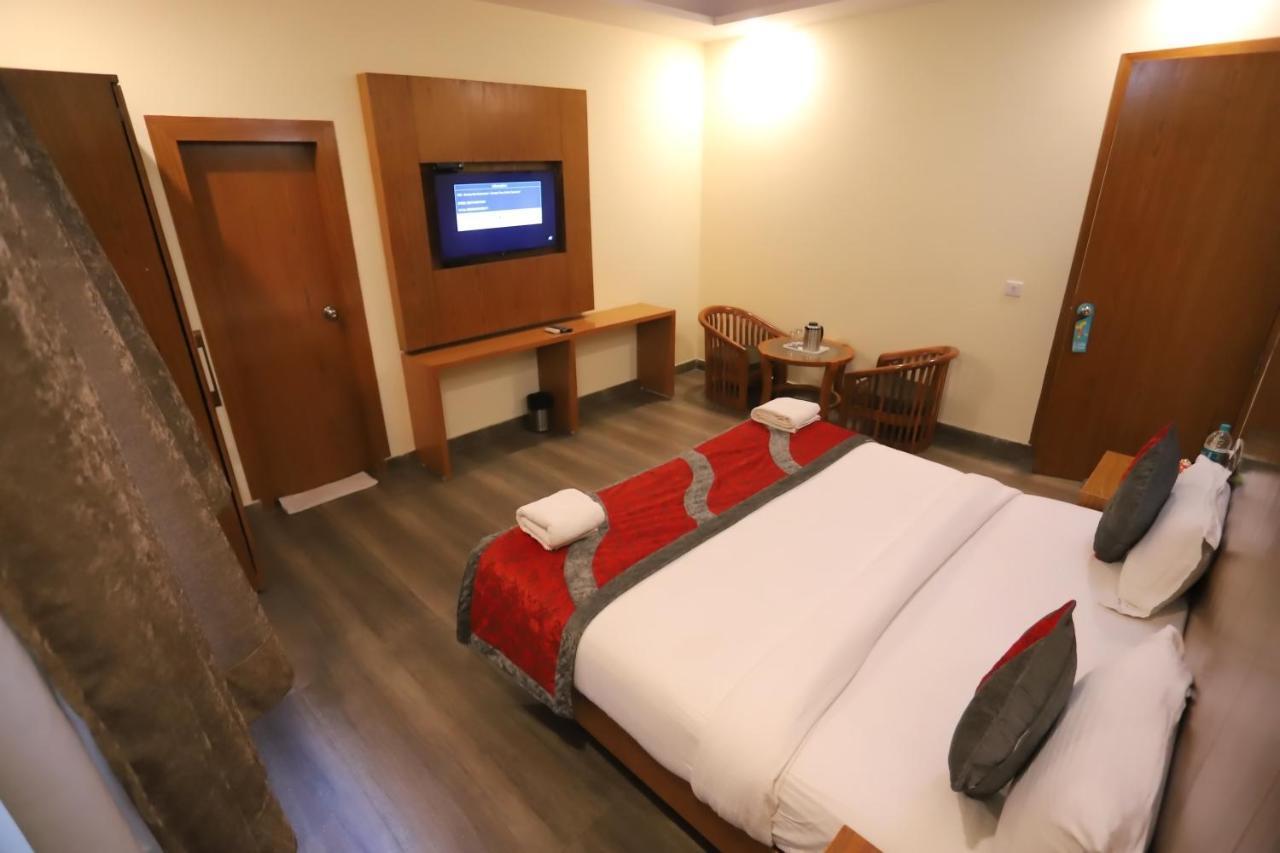 Hotel Aries Nowe Delhi Zewnętrze zdjęcie