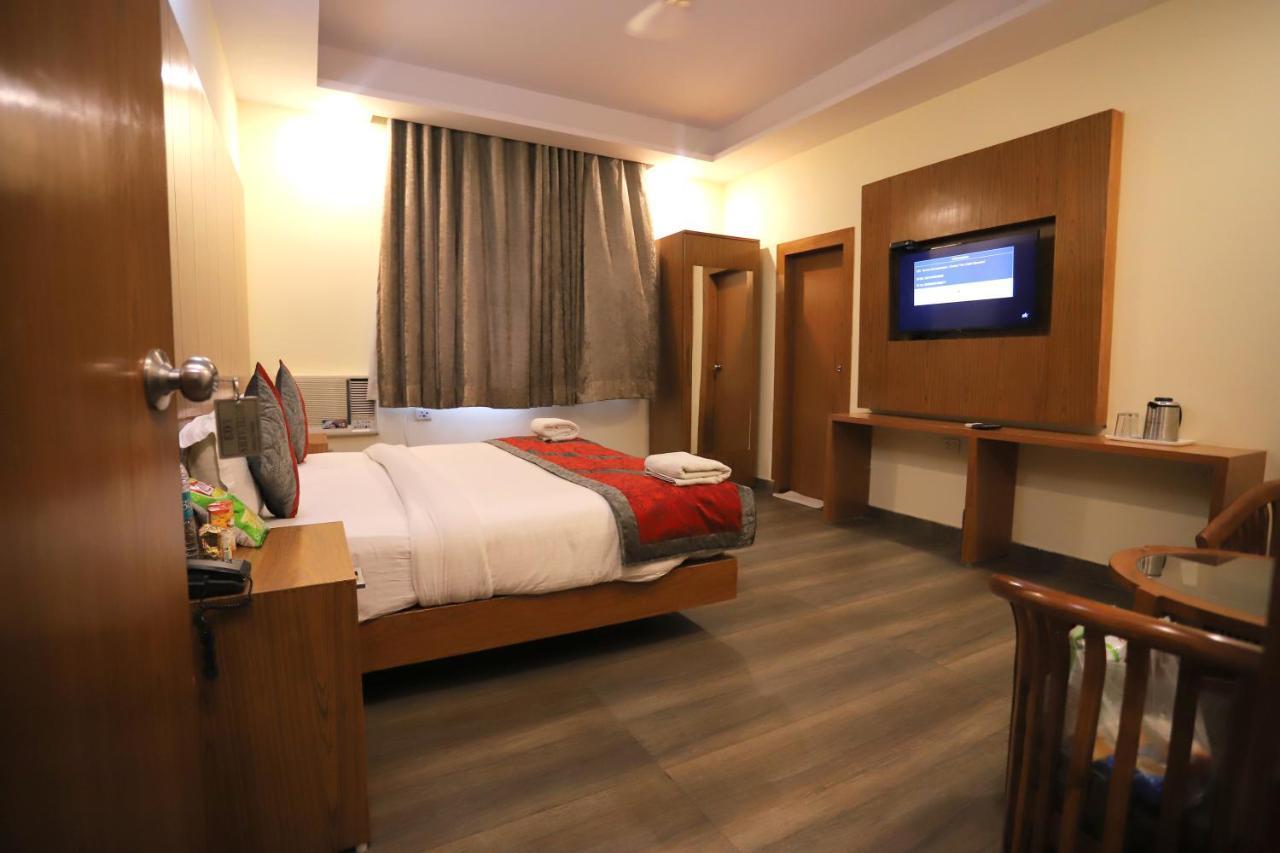 Hotel Aries Nowe Delhi Zewnętrze zdjęcie